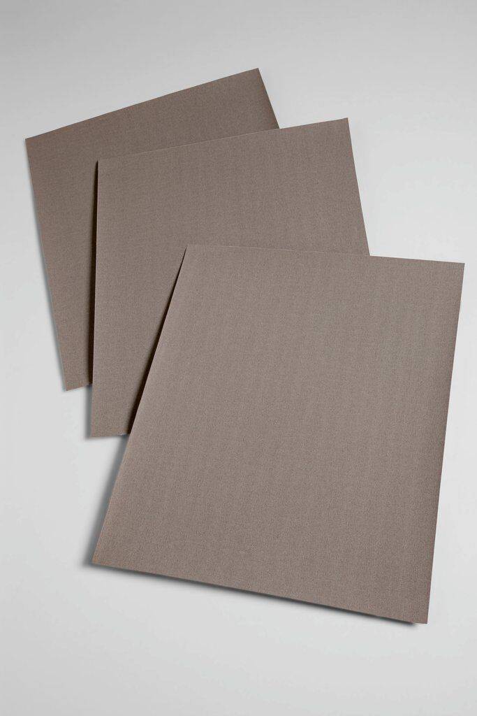 3M closed coat cloth sanding sheets with 80 grit aluminum oxide, 9x11 inches, ideal for detailed sanding and finishing tasks.