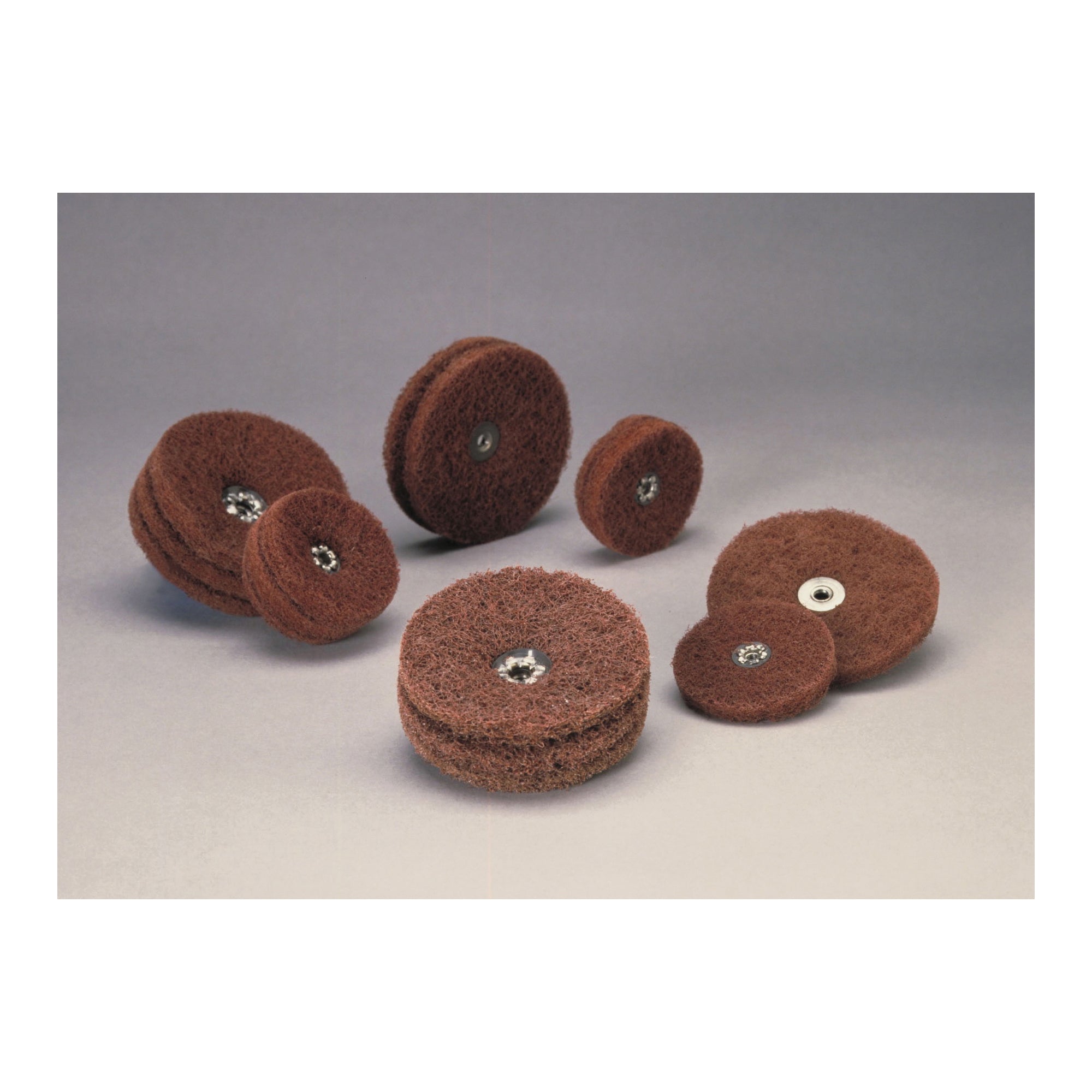 3M Buff and Blend Circle Buff GP 2 in x 1 Ply x 8-32 A MED