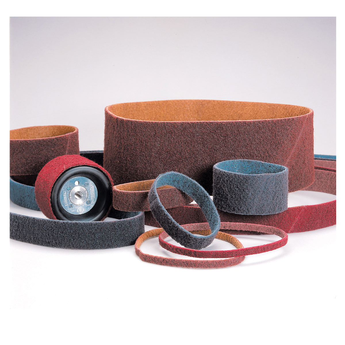 3M STA-885101 - Standard Abrasives Surface Conditioning FE Belt 885101, 1/2 in x 24 in MED, 10 per case 3M STA-885101 7000121944 - eGrimesDirect
