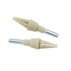 3M Scotch-Brite AB04020 Mandrel 935 for sanding and polishing tools, shown with attached abrasive discs on a work surface.
