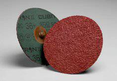3M Cubitron II 3-Inch 36-Grit Roloc Ceramic Fibre Disc, Type R, precision-shaped abrasive disc for surface grinding and finishing.